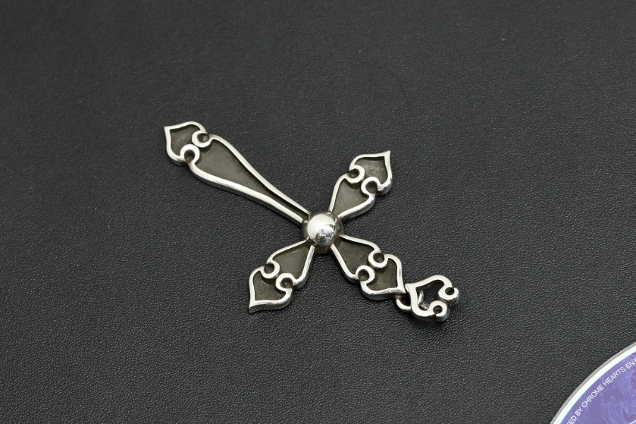 Chrome Hearts Heart Cross Pendant 크롬하츠 하트 크로스 펜던트 925 9