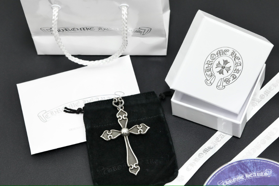 Chrome Hearts Heart Cross Pendant 크롬하츠 하트 크로스 펜던트 925 23