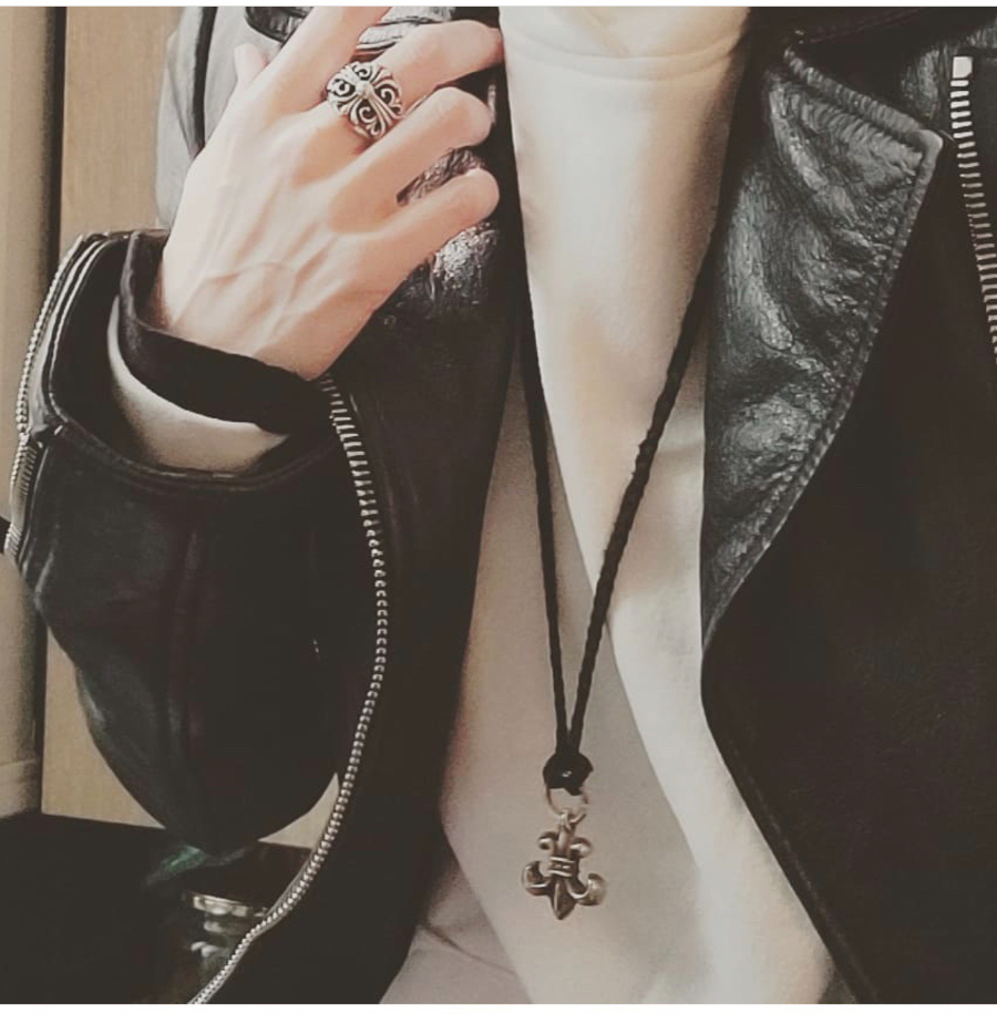 Chrome Hearts Large Ring Fleur Pendant 크롬하츠 라지 링 플뢰르 펜던트 4