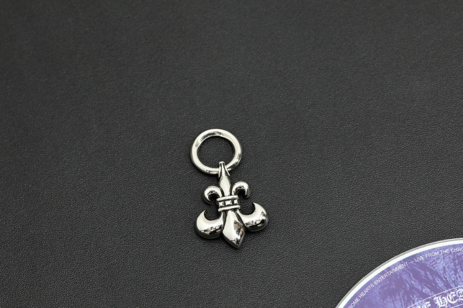 Chrome Hearts Large Ring Fleur Pendant 크롬하츠 라지 링 플뢰르 펜던트 10