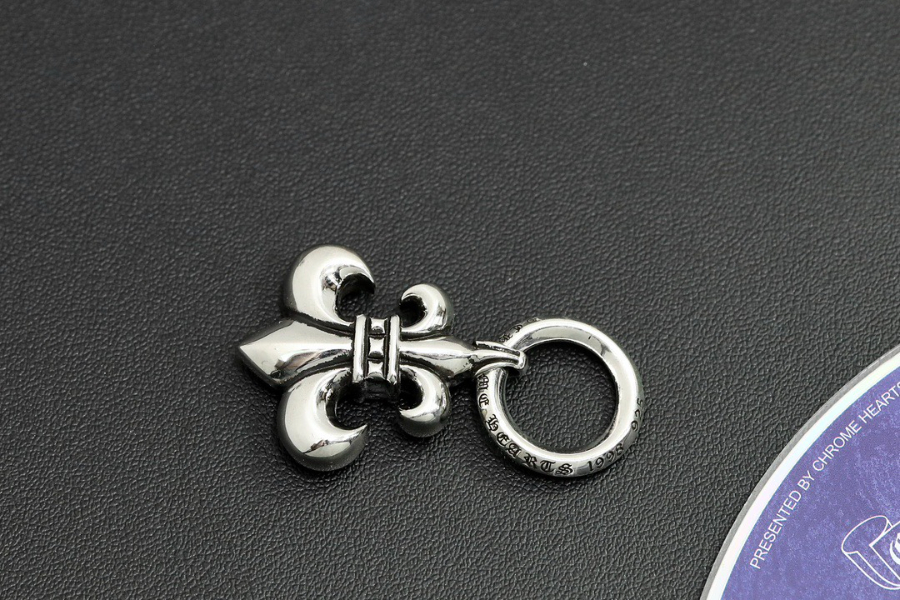 Chrome Hearts Large Ring Fleur Pendant 크롬하츠 라지 링 플뢰르 펜던트 16