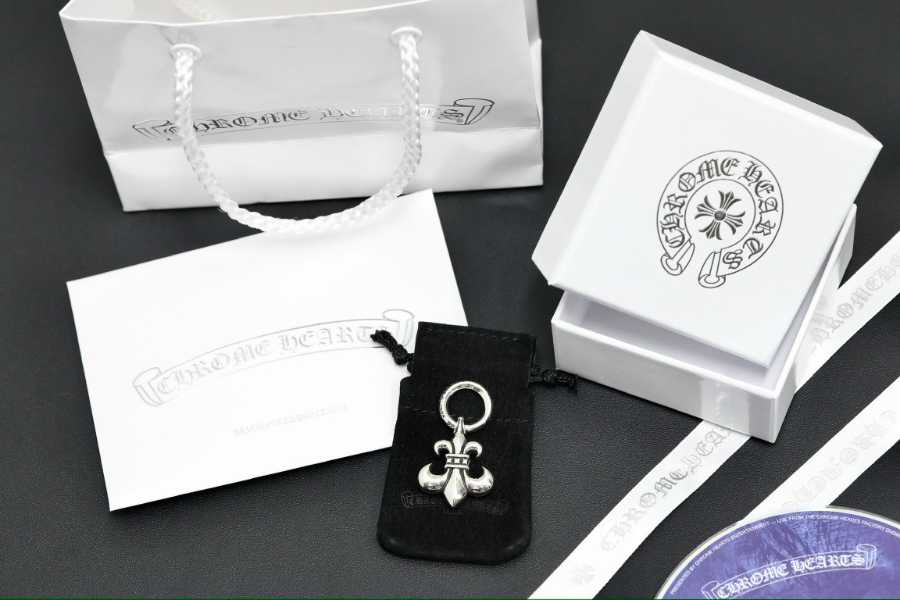Chrome Hearts Large Ring Fleur Pendant 크롬하츠 라지 링 플뢰르 펜던트 8