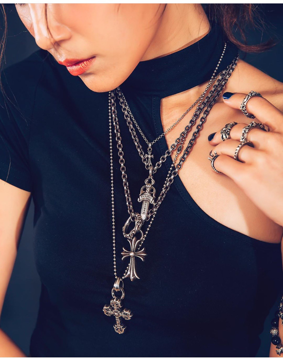 Chrome Hearts Small Floral Cross Pendant 크롬하츠 스몰 플로럴 크로스 펜던트 1