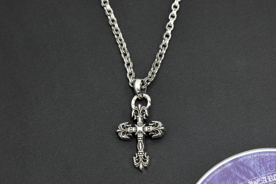 Chrome Hearts Small Floral Cross Pendant 크롬하츠 스몰 플로럴 크로스 펜던트 9