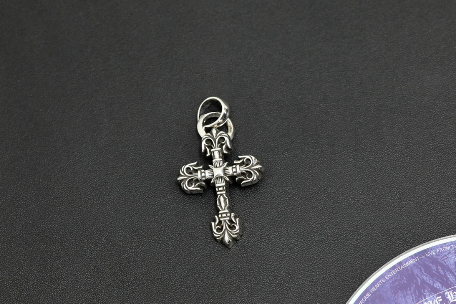 Chrome Hearts Small Floral Cross Pendant 크롬하츠 스몰 플로럴 크로스 펜던트 10