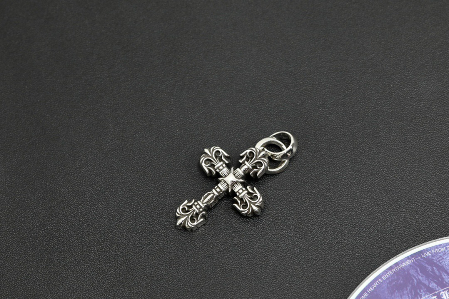 Chrome Hearts Small Floral Cross Pendant 크롬하츠 스몰 플로럴 크로스 펜던트 11