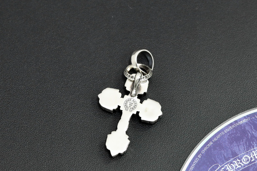 Chrome Hearts Small Floral Cross Pendant 크롬하츠 스몰 플로럴 크로스 펜던트 15