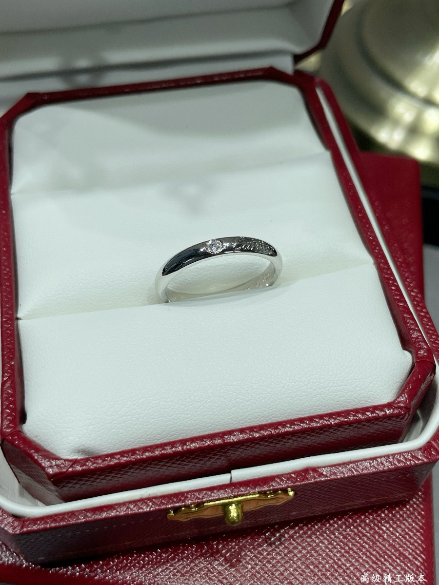 Cartier 까르띠에 LOVE 다이아몬드 링 (라운드 버전) 4