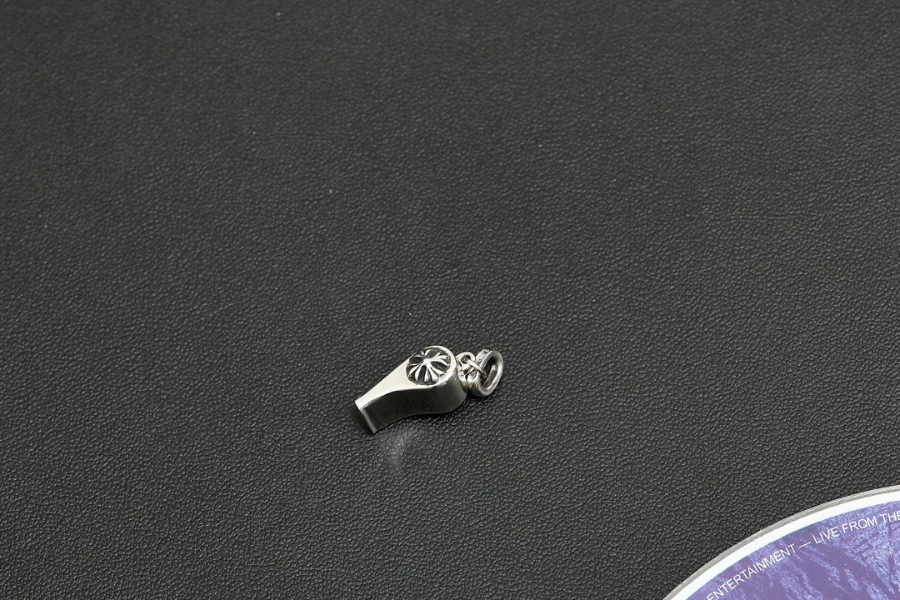 Chrome Hearts Mini Cross Whistle Pendant 크롬하츠 미니 크로스 휘슬 펜던트 11