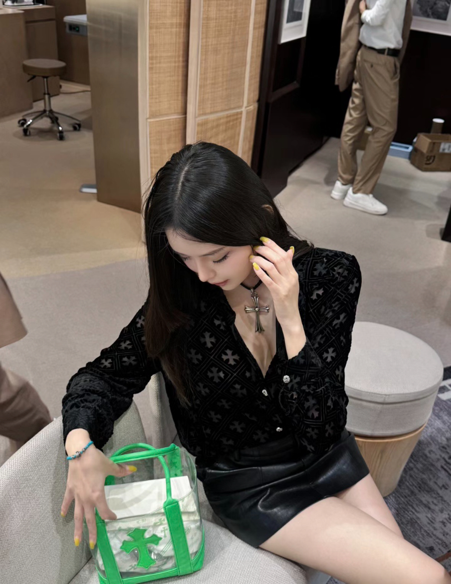 Chrome Hearts Large Cross Frame Pendant 크롬하츠 라지 크로스 프레임 펜던트 2