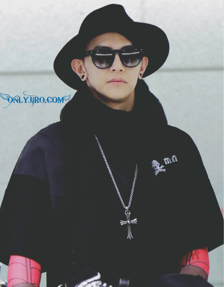 Chrome Hearts Large Cross Frame Pendant 크롬하츠 라지 크로스 프레임 펜던트 8