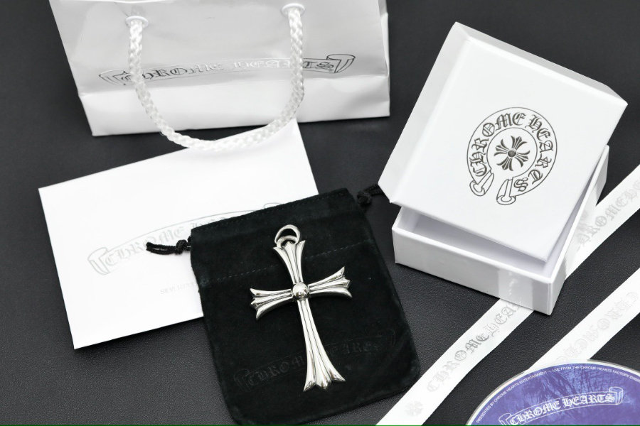 Chrome Hearts Large Cross Frame Pendant 크롬하츠 라지 크로스 프레임 펜던트 9