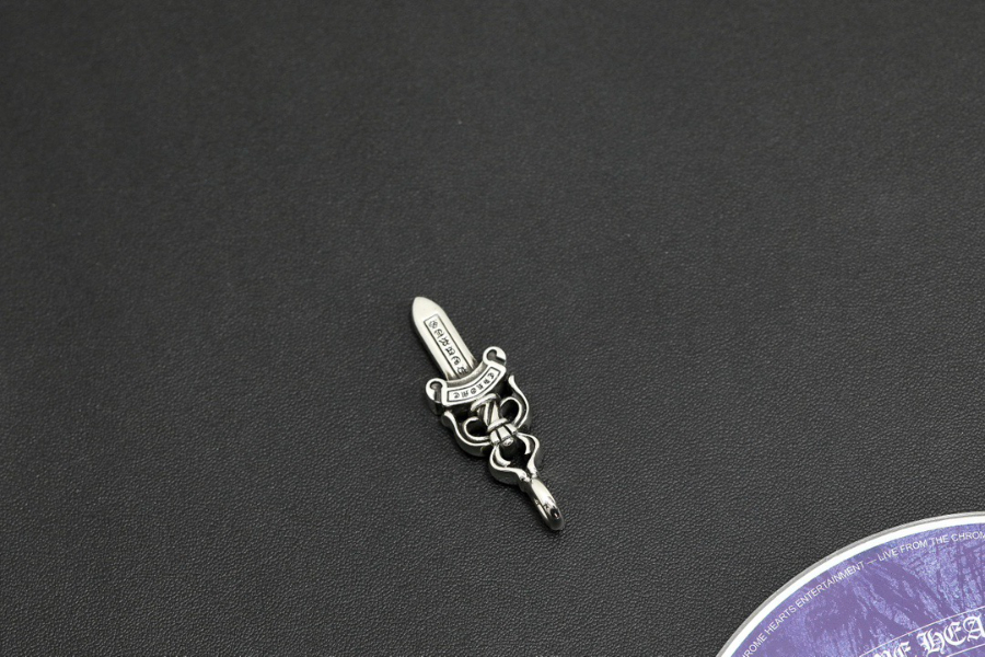 Chrome Hearts Baby Dagger Pendant 크롬하츠 베이비 대거 펜던트 12