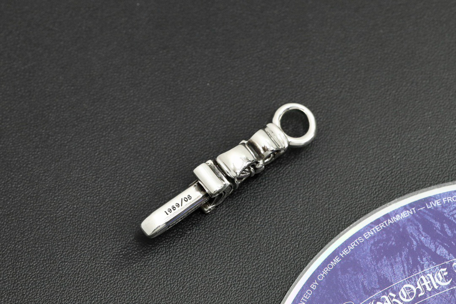 Chrome Hearts Baby Dagger Pendant 크롬하츠 베이비 대거 펜던트 15