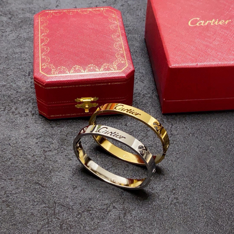 Cartier 까르띠에 LOVE 브레이슬릿 (스크류 모티프) 9