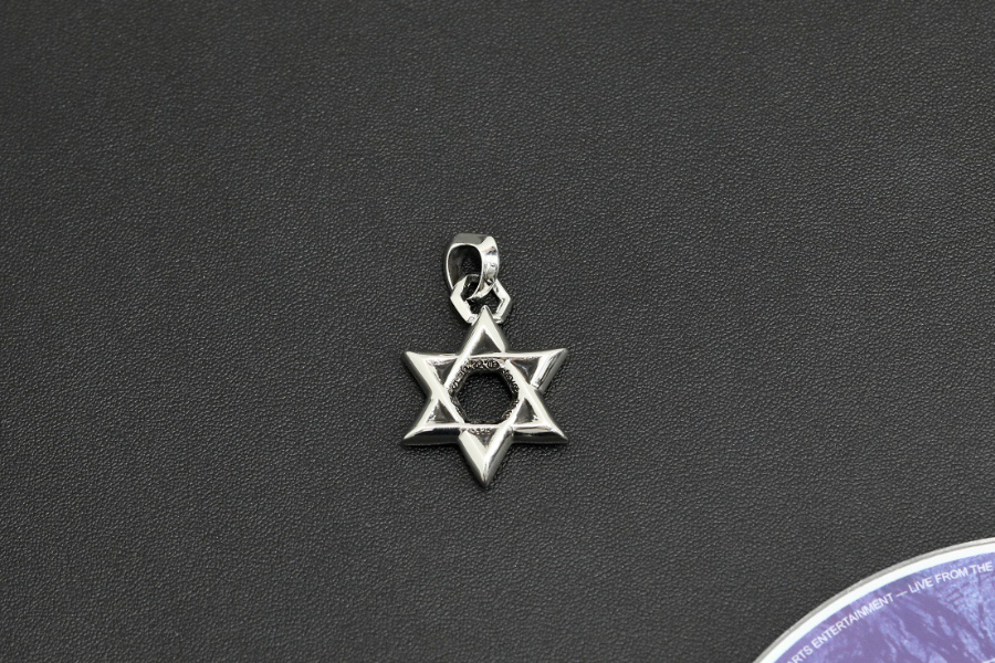 Chrome Hearts Medium Star Pendant 크롬하츠 미디엄 육망성 펜던트 11