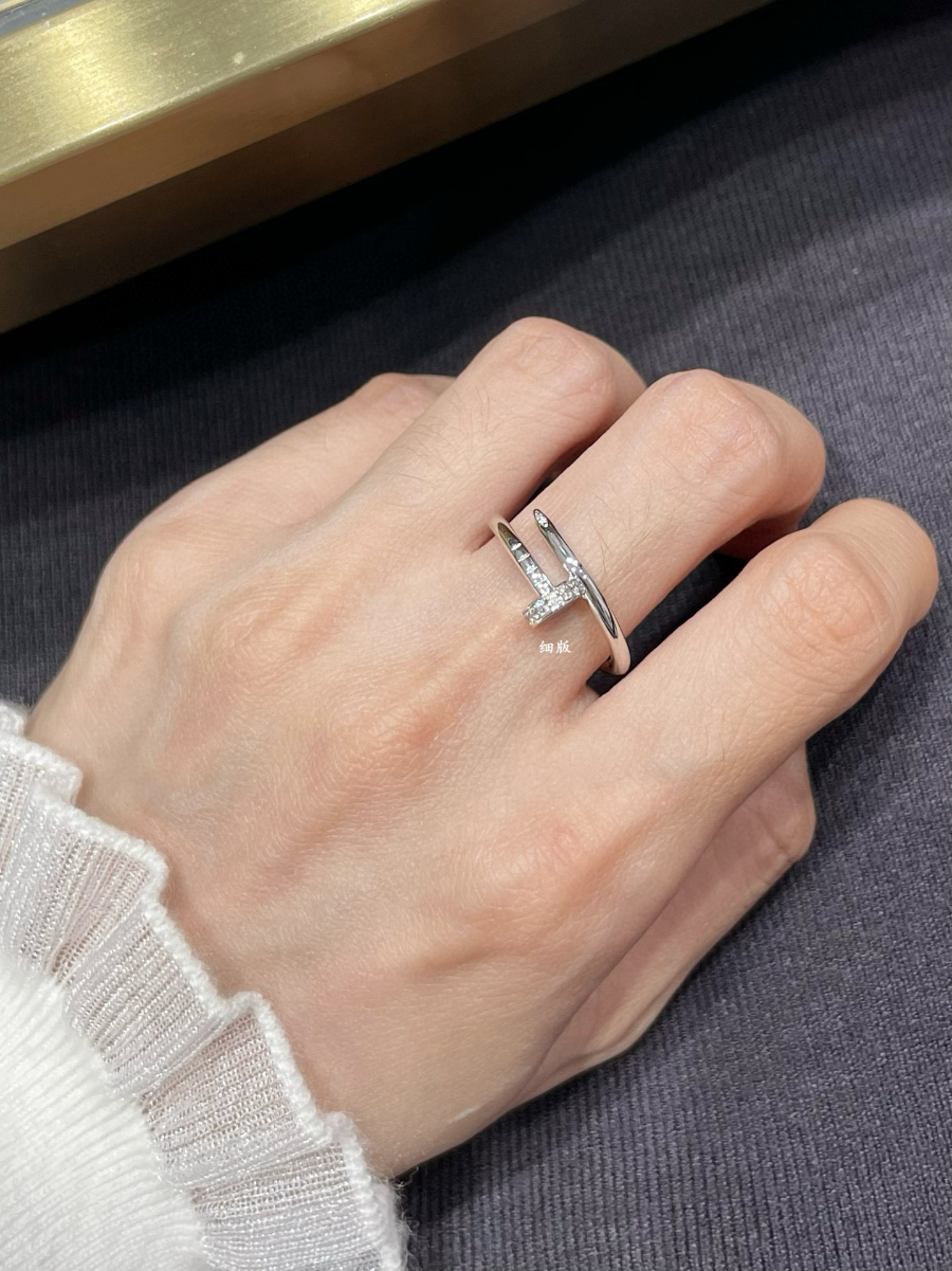 Cartier 까르띠에 JUSTE UN CLOU 링 (말린 다이아 포인트) 5