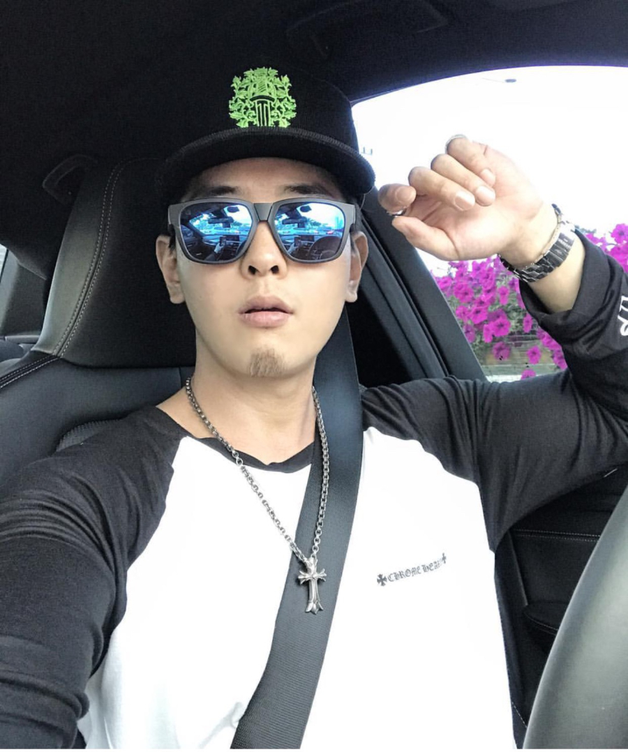 Chrome Hearts Medium Heavy Cross Pendant 크롬하츠 미디엄 헤비 크로스 펜던트 3