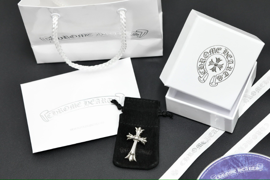 Chrome Hearts Medium Heavy Cross Pendant 크롬하츠 미디엄 헤비 크로스 펜던트 6