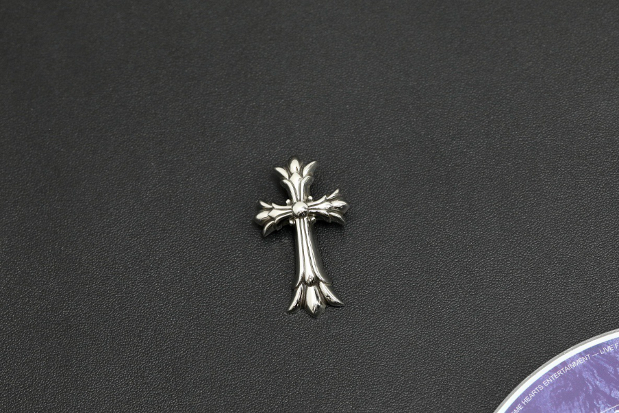 Chrome Hearts Medium Heavy Cross Pendant 크롬하츠 미디엄 헤비 크로스 펜던트 8