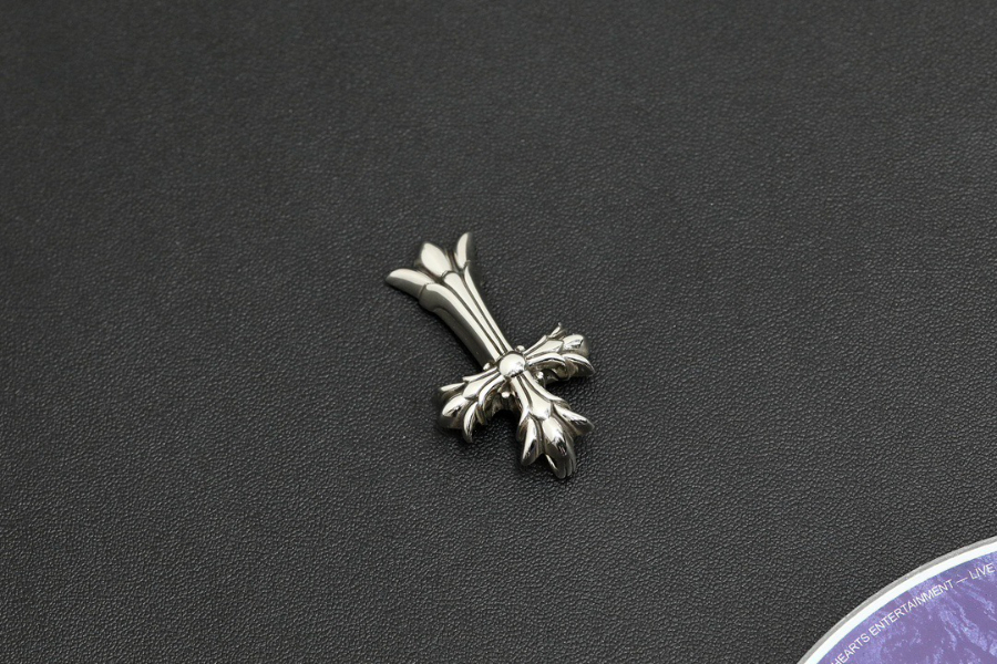Chrome Hearts Medium Heavy Cross Pendant 크롬하츠 미디엄 헤비 크로스 펜던트 10
