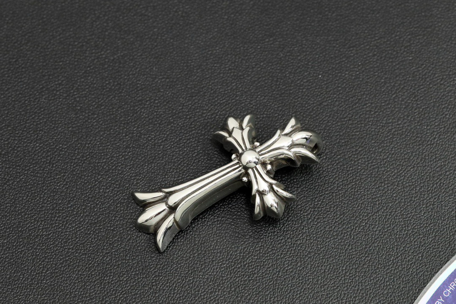 Chrome Hearts Medium Heavy Cross Pendant 크롬하츠 미디엄 헤비 크로스 펜던트 12