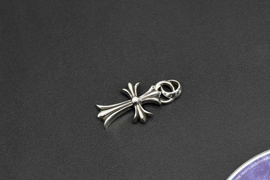 Chrome Hearts Small Cross Pendant 크롬하츠 스몰 크로스 펜던트 8