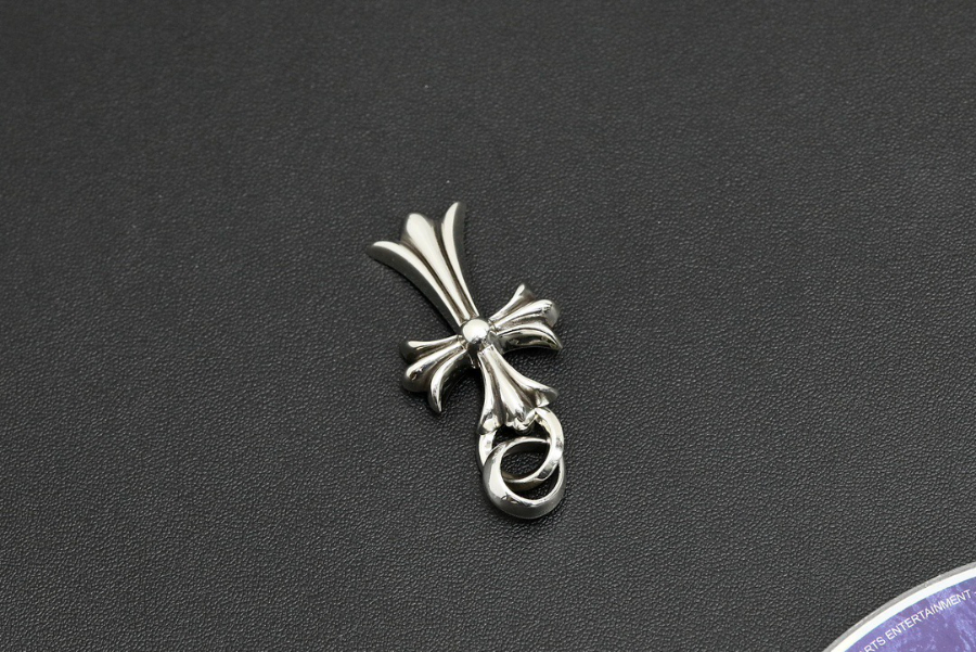 Chrome Hearts Small Cross Pendant 크롬하츠 스몰 크로스 펜던트 9