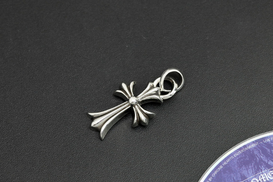 Chrome Hearts Small Cross Pendant 크롬하츠 스몰 크로스 펜던트 11
