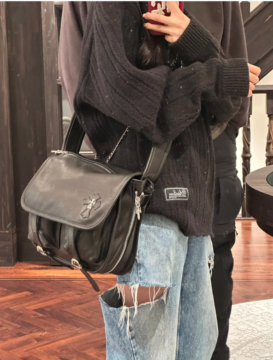 Chrome Hearts Soft Shoulder Tiny/B 크롬하츠 소프트 숄더 타이니 B 크로스백 1