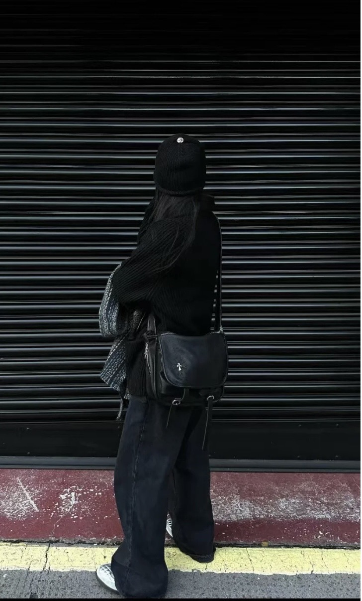 Chrome Hearts Soft Shoulder Tiny/B 크롬하츠 소프트 숄더 타이니 B 크로스백 5