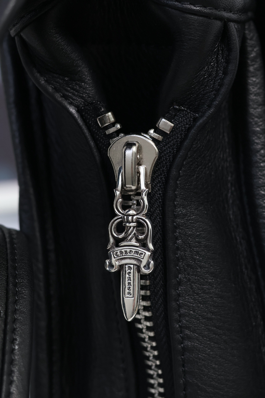 Chrome Hearts Soft Shoulder Tiny/B 크롬하츠 소프트 숄더 타이니 B 크로스백 21