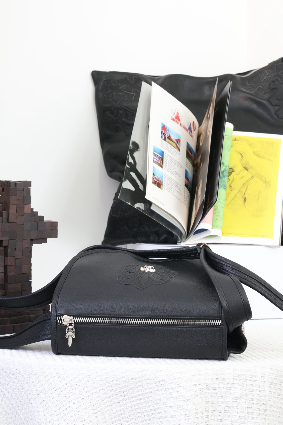 Chrome Hearts Soft Shoulder Tiny/B Fleur-de-Lis 크롬하츠 소프트 숄더 타이니 B 백합 문양 크로스백 13