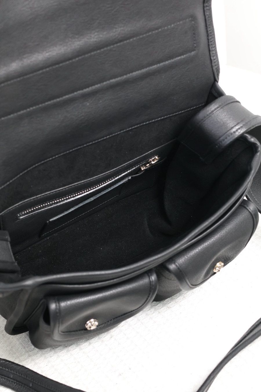 Chrome Hearts Soft Shoulder Tiny/B Fleur-de-Lis 크롬하츠 소프트 숄더 타이니 B 백합 문양 크로스백 27