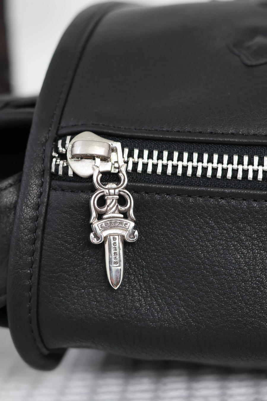 Chrome Hearts Vintage Cross Rack Shoulder Bag 크롬하츠 빈티지 십자가 랙 플랩 숄더백 32