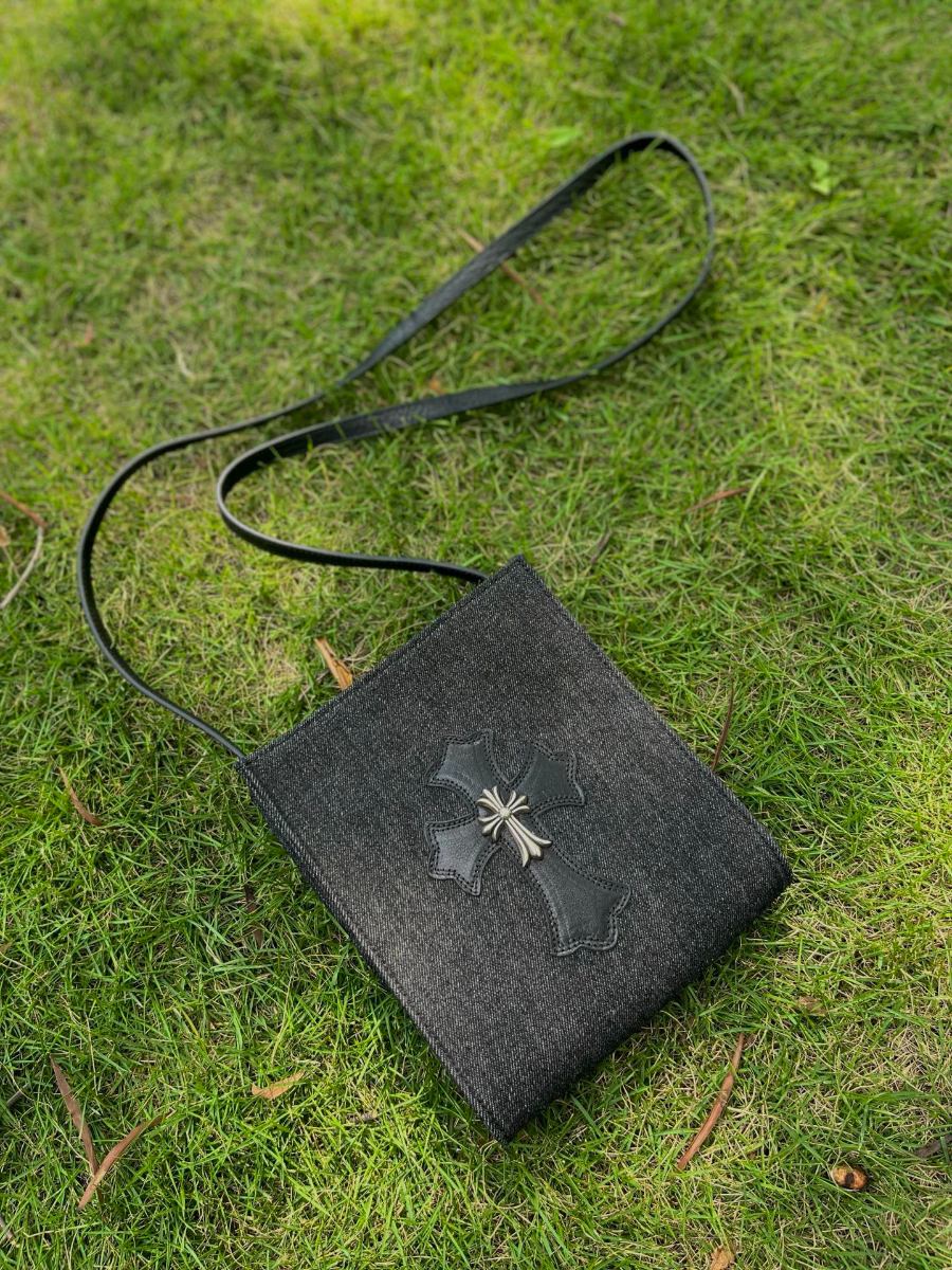 Chrome Hearts Square Pocket Denim Cross Patch Bag 크롬하츠 스퀘어 포켓 데님 십자 패치 크로스 백 31
