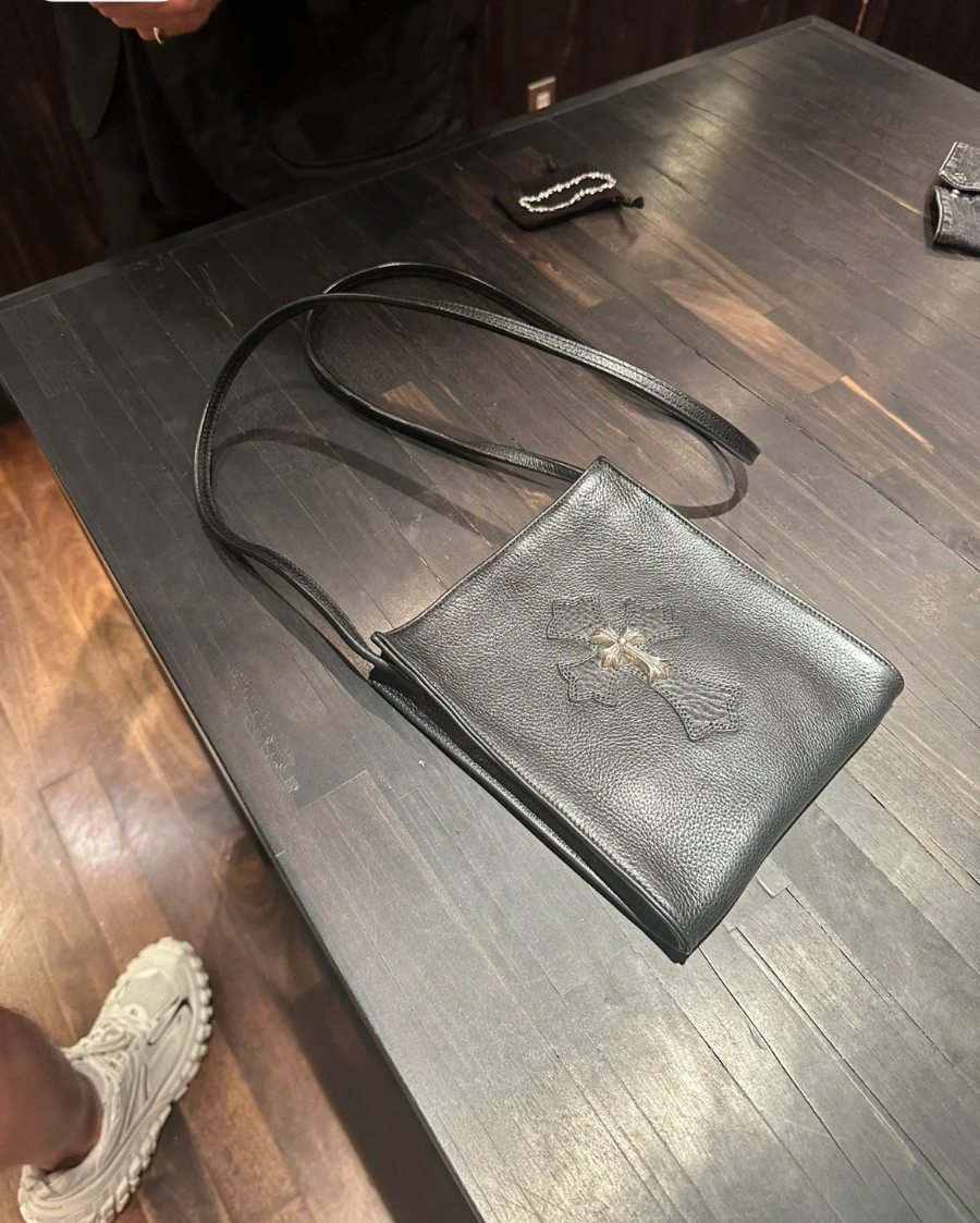 Chrome Hearts Square Pocket Crossbody 크롬하츠 스퀘어 포켓 크로스바디 백 31
