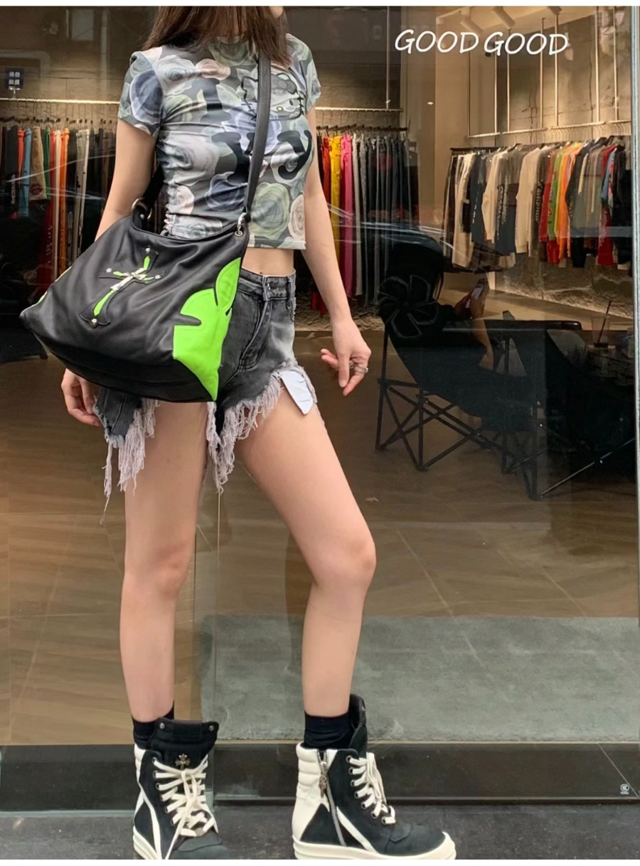 Chrome Hearts Little Lyon Shoulder Bag 크롬하츠 리틀 라이온 숄더백 네온버 2