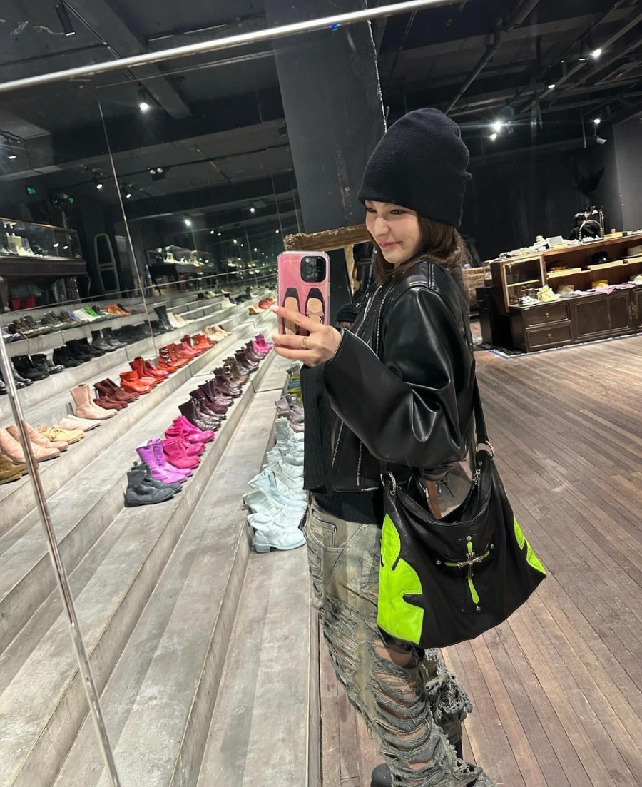 Chrome Hearts Little Lyon Shoulder Bag 크롬하츠 리틀 라이온 숄더백 네온버 5