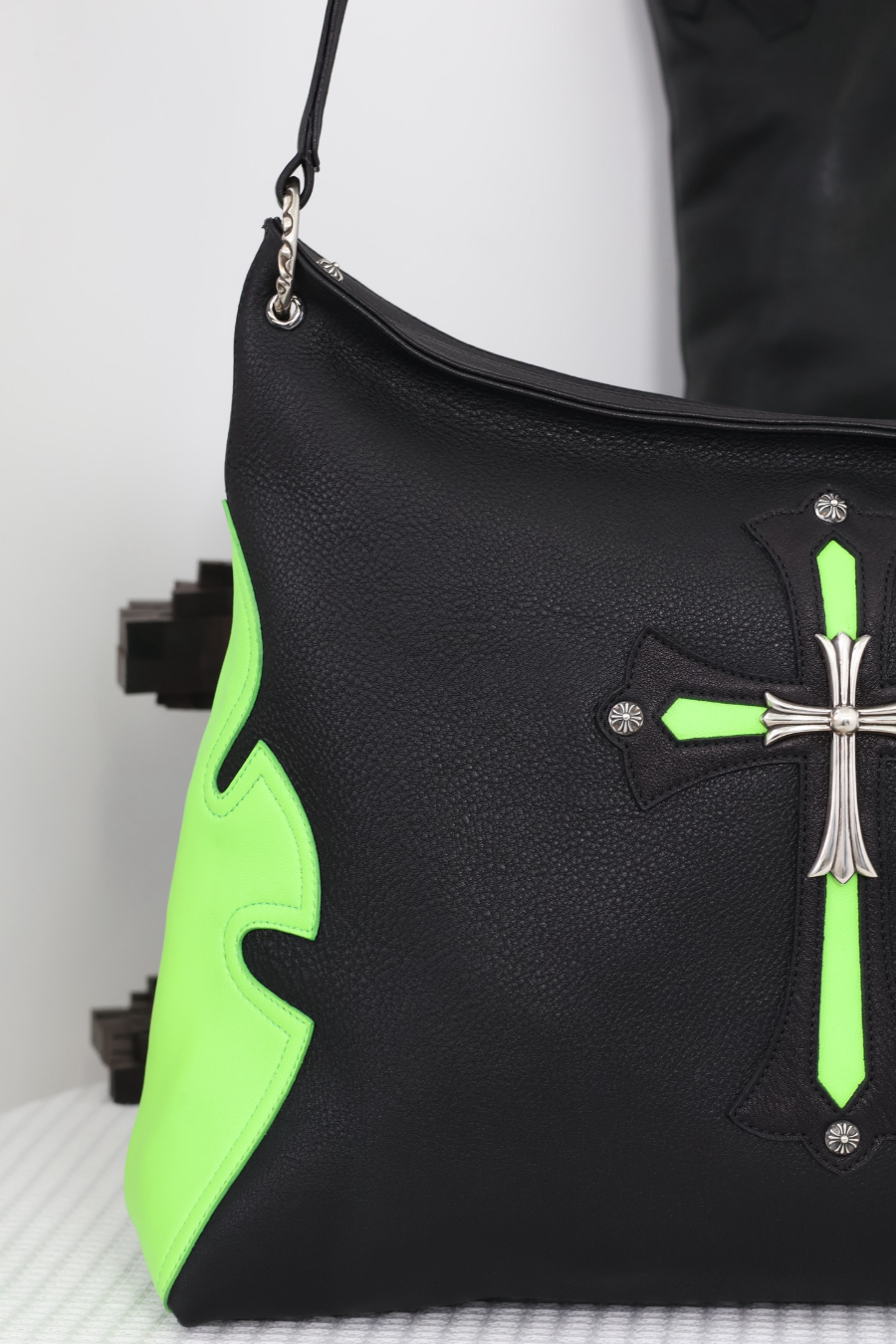 Chrome Hearts Little Lyon Shoulder Bag 크롬하츠 리틀 라이온 숄더백 네온버 18