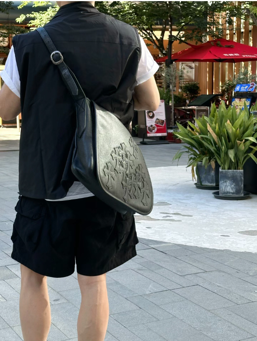 Chrome Hearts All Black Cross Embossed Shoulder Bag 크롬하츠 올블랙 크로스 엠보스 숄더백 7