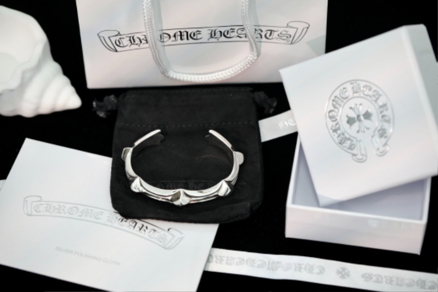 Chrome Hearts H072 Fishbone Open Cuff Bracelet 크롬하츠 피시본 오픈 커프 브레이슬릿 1