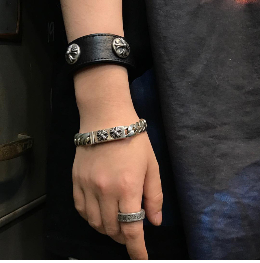 Chrome Hearts Cross Round Stud Leather Bracelet 크롬하츠 크로스 라운드 스터드 레더 브레이슬릿 4