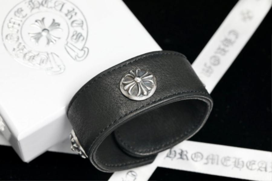 Chrome Hearts Cross Round Stud Leather Bracelet 크롬하츠 크로스 라운드 스터드 레더 브레이슬릿 8