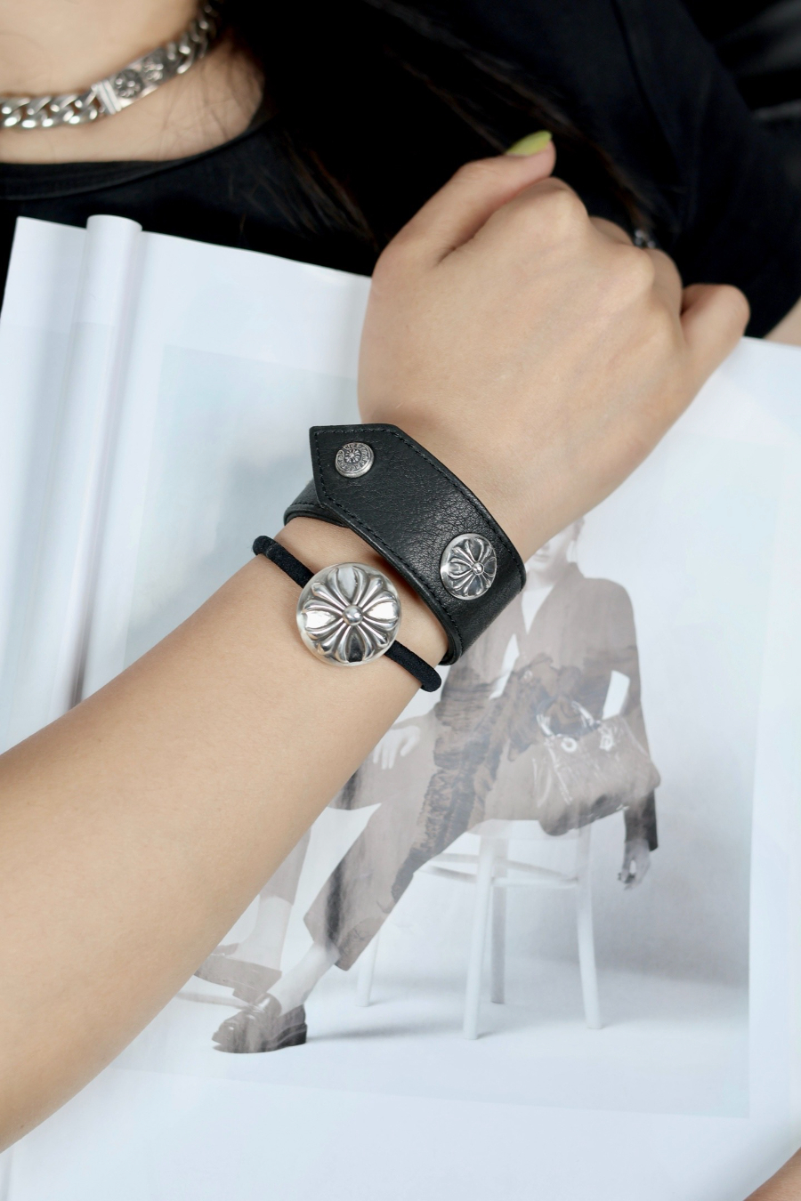 Chrome Hearts Cross Round Stud Leather Bracelet 크롬하츠 크로스 라운드 스터드 레더 브레이슬릿 18