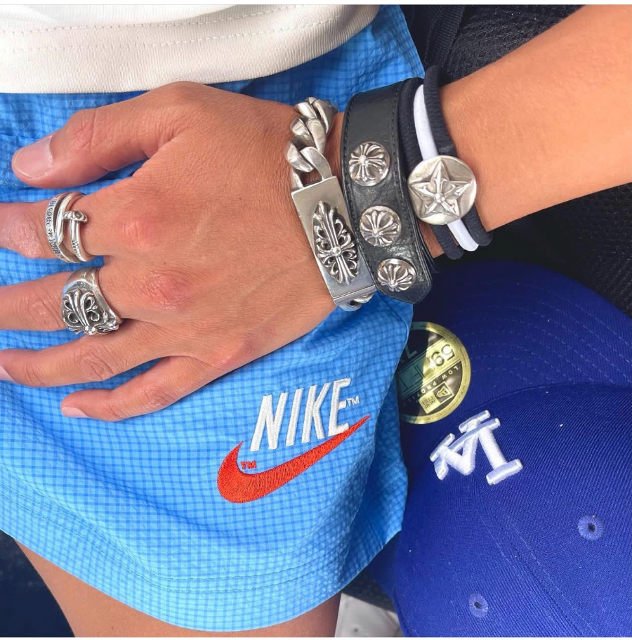 Chrome Hearts Cross Round Stud Leather Bracelet 크롬하츠 크로스 라운드 스터드 레더 브레이슬릿 2