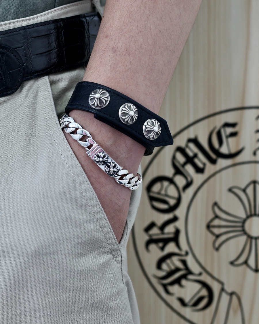 Chrome Hearts Cross Round Stud Leather Bracelet 크롬하츠 크로스 라운드 스터드 레더 브레이슬릿 18