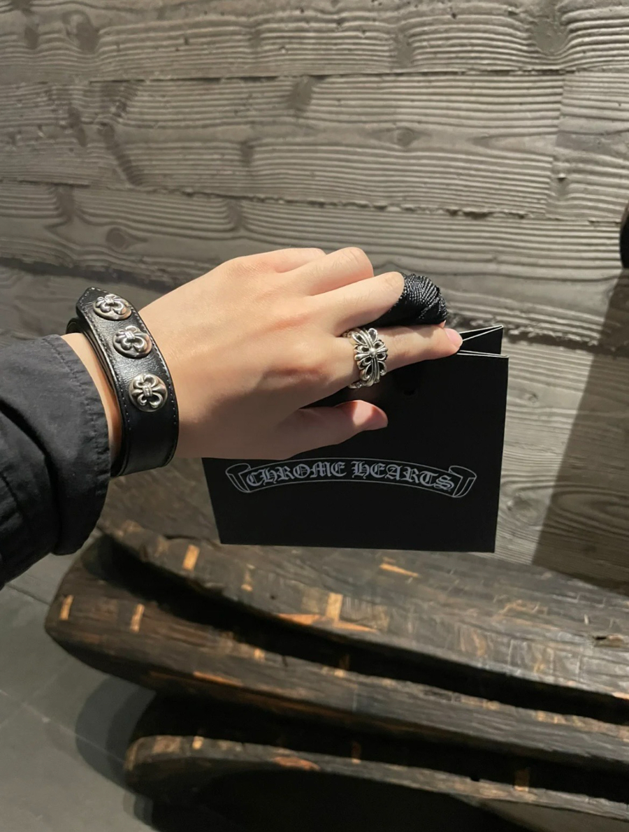 Chrome Hearts Fleur-de-Lis Round Stud Leather Bracelet 크롬하츠 플뢰르 드 리스 라운드 스터드 레더 브레이슬릿 7