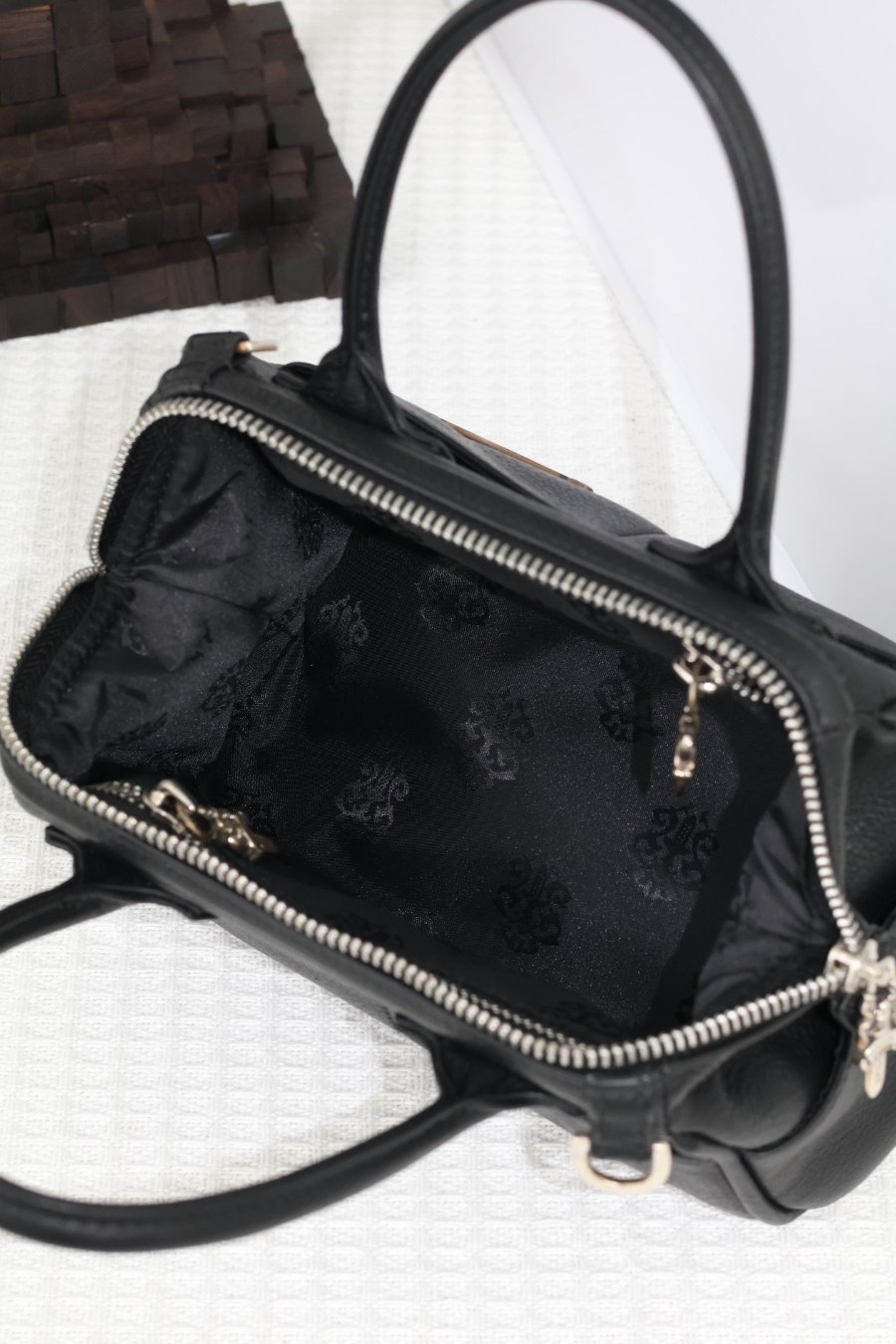 Chrome Hearts Mochita Mini Bag 크롬하츠 모치타 미니 핸드백 23