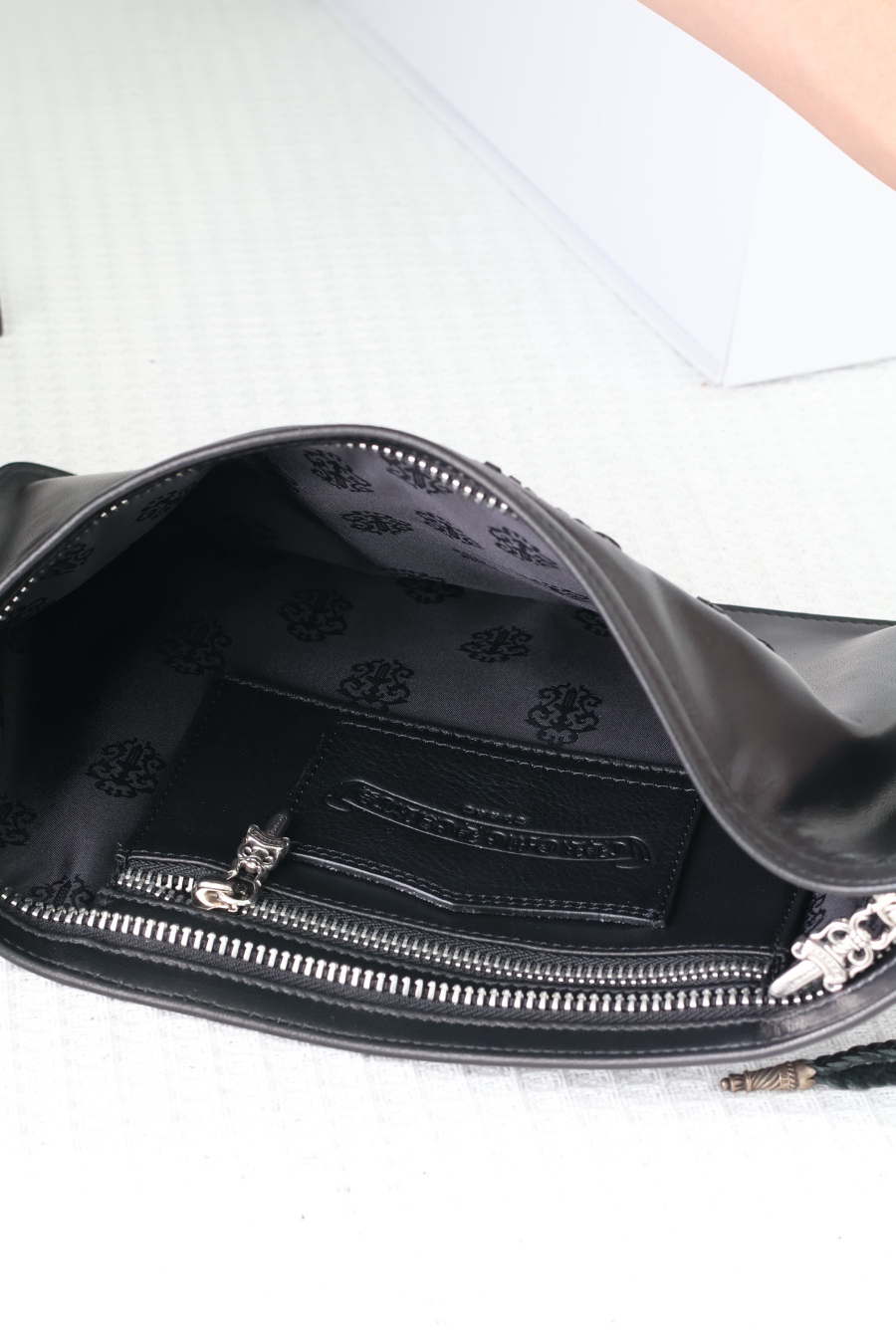Chrome Hearts Cross Leather Clutch 크롬하츠 십자가 레더 클러치 23